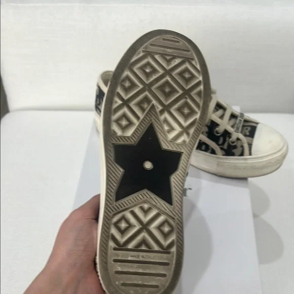 Dior sneakers - Picture 2 of 9